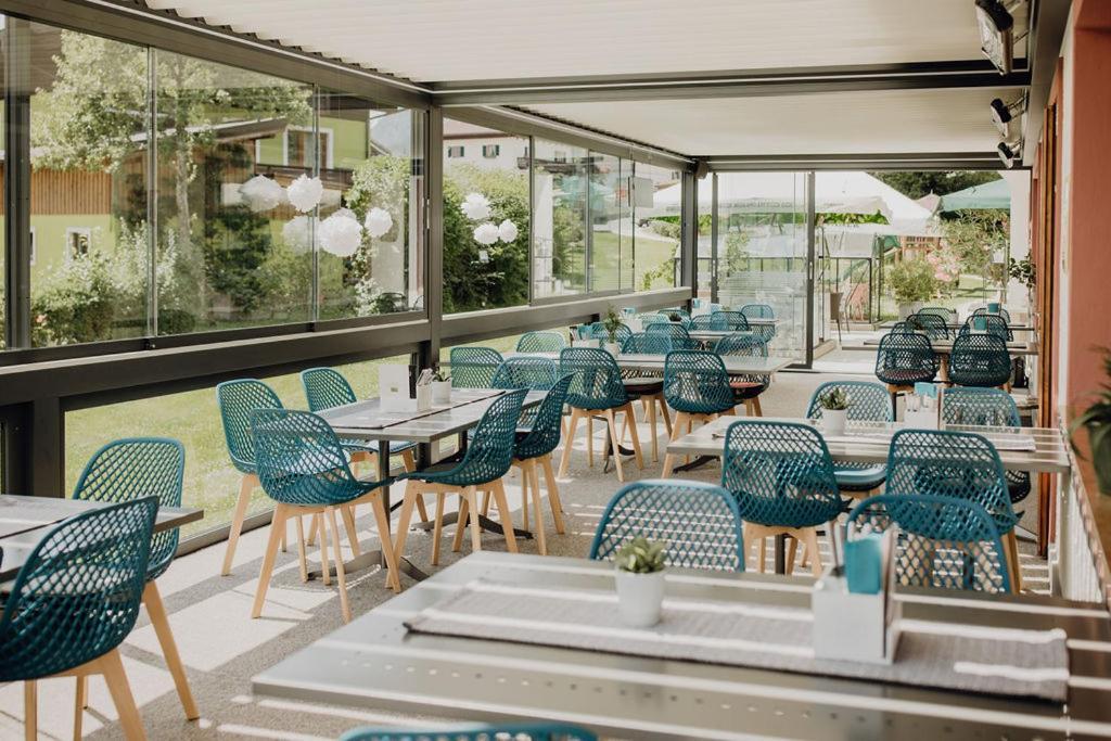 Dorfcafe Unken Hotelpension Swirtshaus Im Dorf Exterior photo